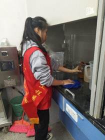 說(shuō)明: E:\黨務(wù)\20190312黨總支實(shí)驗(yàn)室歸置整理活動(dòng)\20190312學(xué)生清潔實(shí)驗(yàn)室.png