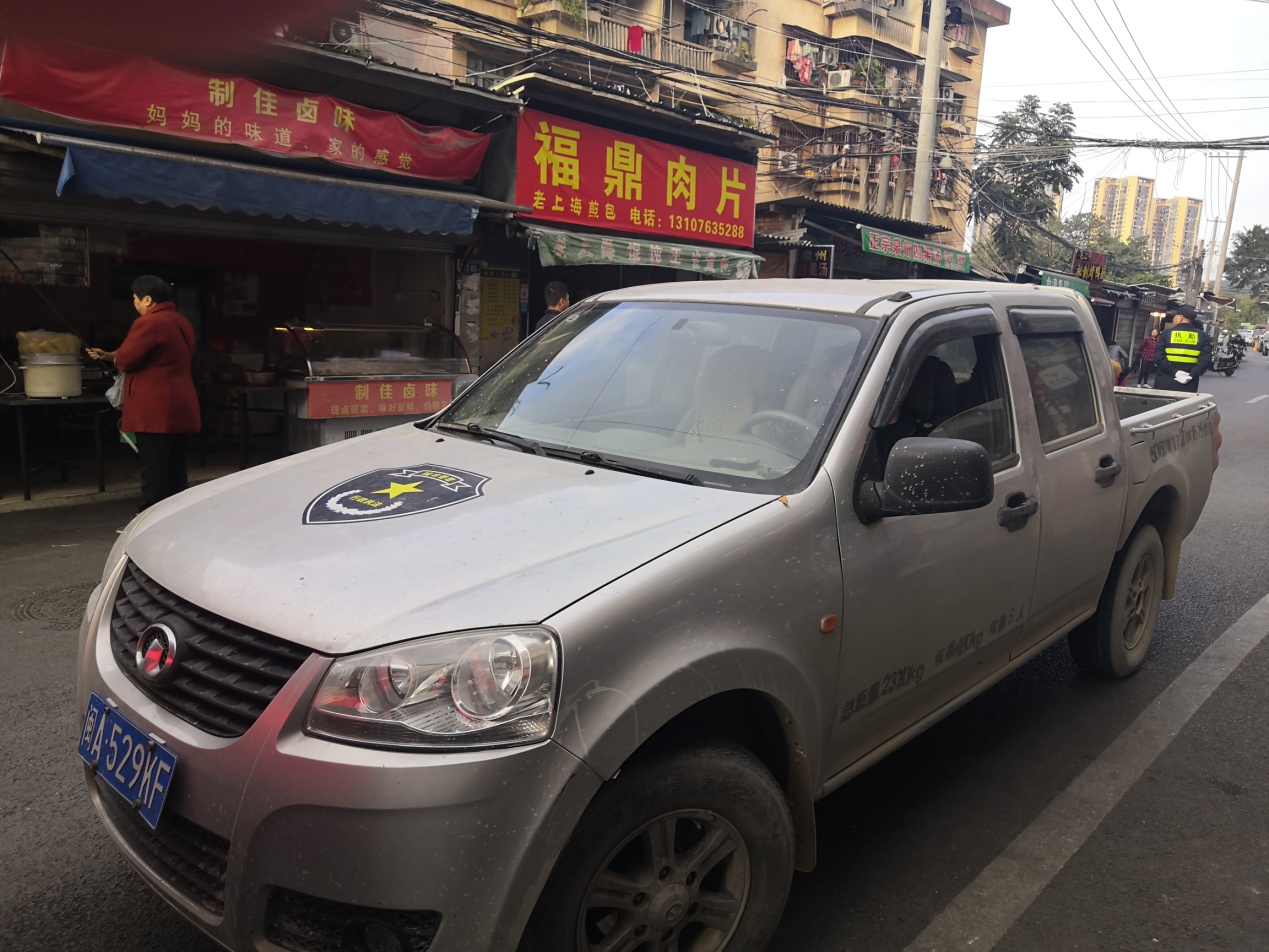 說明: 執(zhí)法車輛1.jpg